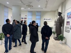 岁末严冬，，，，，，，，两地向导考察鸿运国际集团