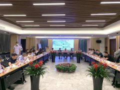 两专委会在鸿运国际座谈节地生态建设