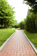 鸿运国际道板砖为您打造清静宜人的步行情形